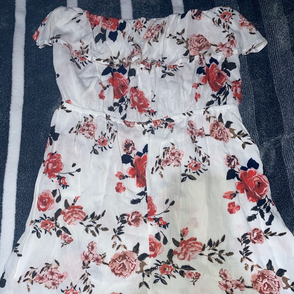 Flowered romper! Shorts outfit